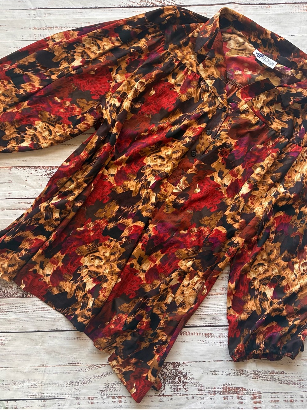Top Notch Size 2X Vibrant Abstract Print Button-Front Blouse in Red and Gold